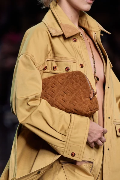 Look 39